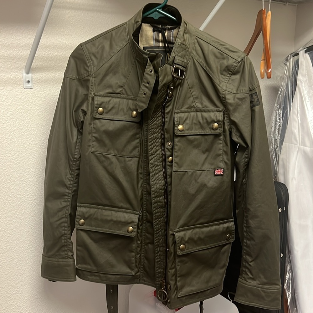 Brand new with Tags Belstaff army/hunter green jacket with belt. Size 40 women’s